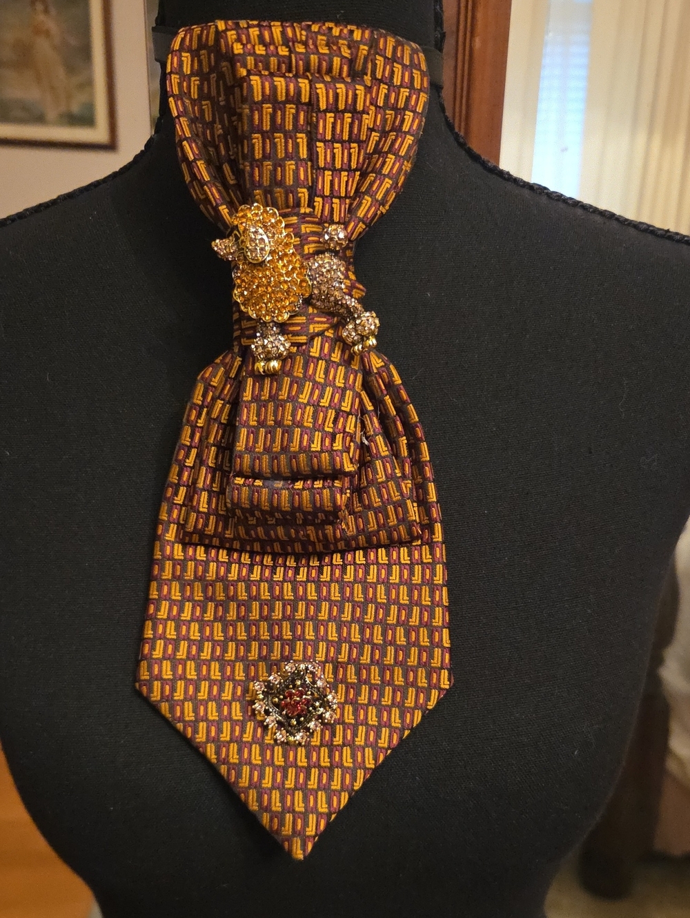 Men's Patterned Cravat with Gold Accent Brooch - Brown & Gold